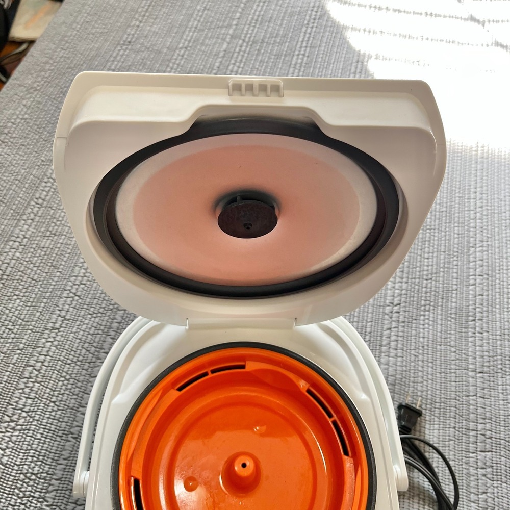 Tiger JBV-S10U 5.5 Cup Microcomputer Rice Cooker White Multi-Menu - Picture 7 of 8
